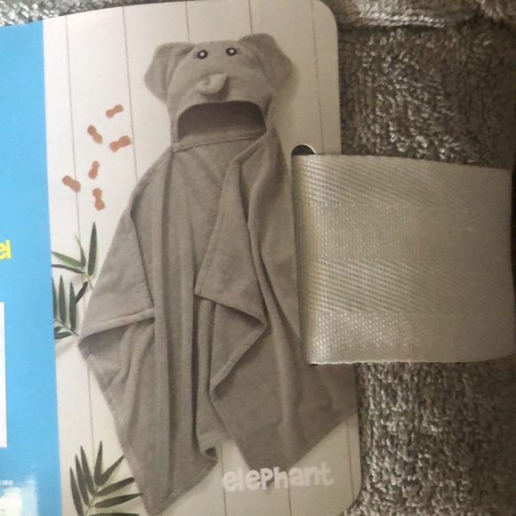 Lightening Bug hooded towel gray elephant - Picture 3 of 4